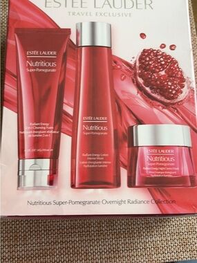 Estée Lauder Nutritious Super-Pomegranate Skincare Set -